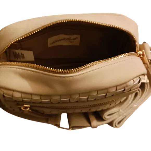 Universal Thread Tan Crossbody Bag and coin wallet - Picture 3 of 7